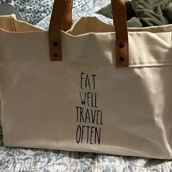 Dewdrop Canvas Tote with Leather handles - Picture 5 of 12